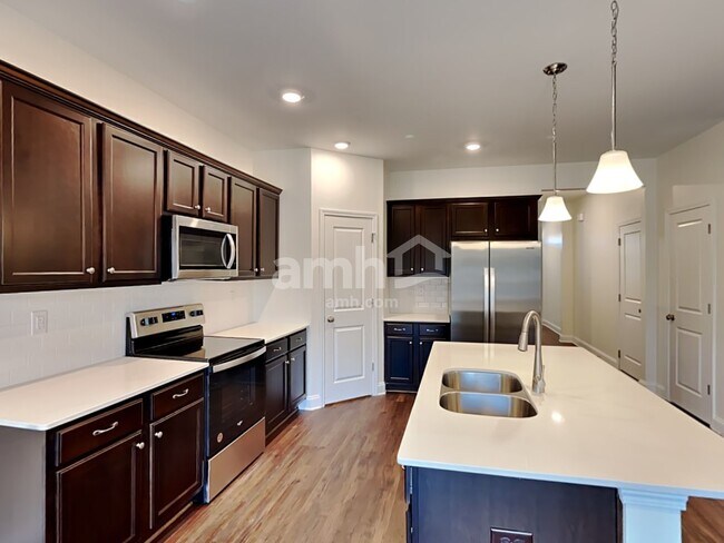 Building Photo - 610 Rivermist Drive