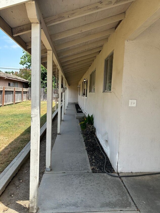 Primary Photo - 514 W Iris Ave