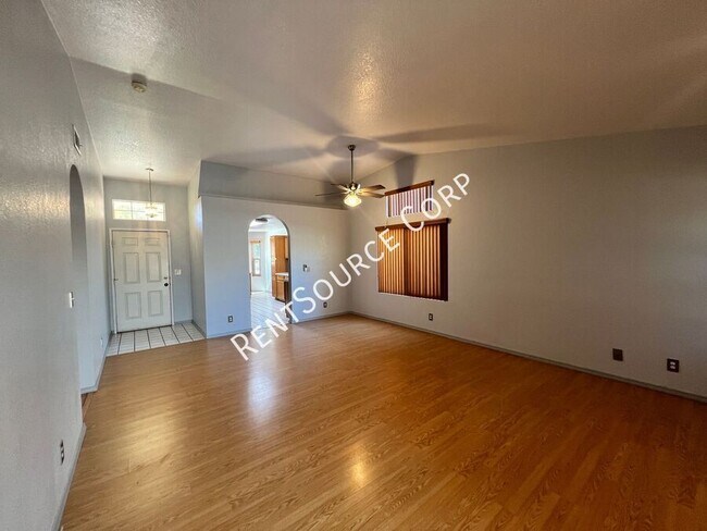 Foto del edificio - 5831 Evergem Ave