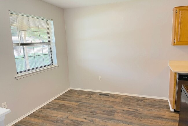 Building Photo - 3026 Debra Ct