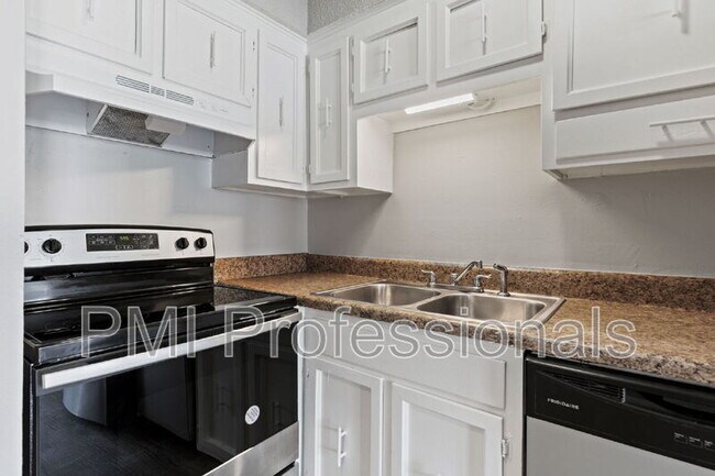 Foto del edificio - 800 Anderson Ln