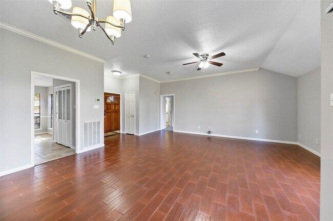 Foto del edificio - 9087 Paddock Park Dr