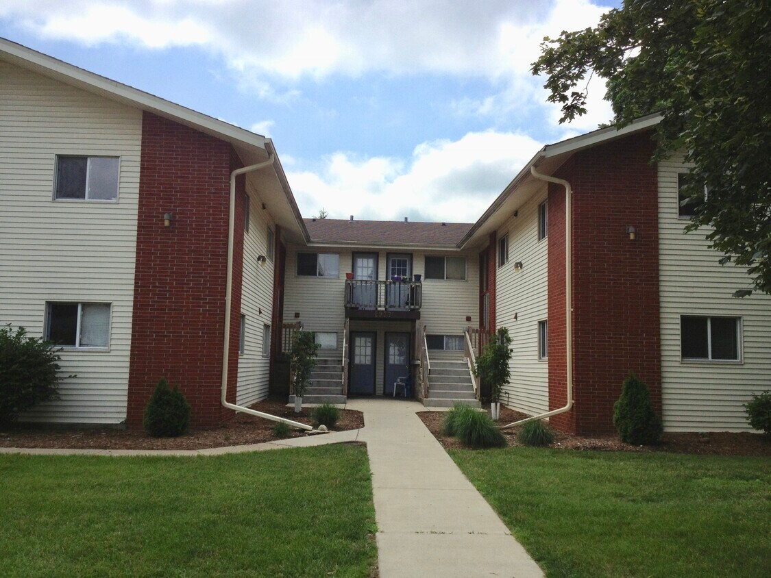 2977 Austin St Unit 6, East Troy, WI 53120 Apartments in East Troy