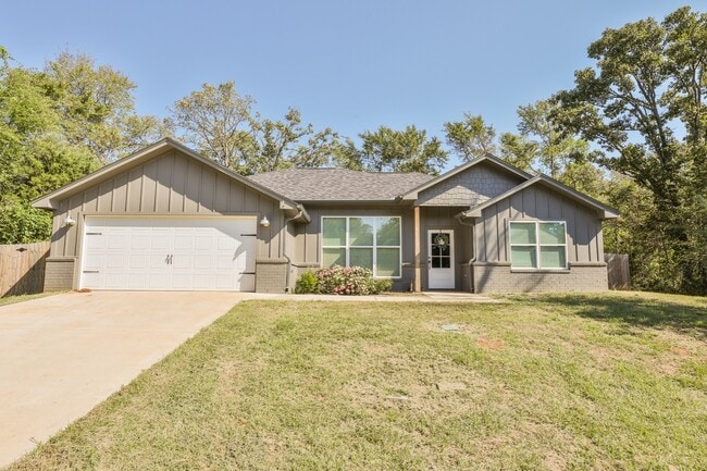Building Photo - 20690 Pleasant Oaks Dr