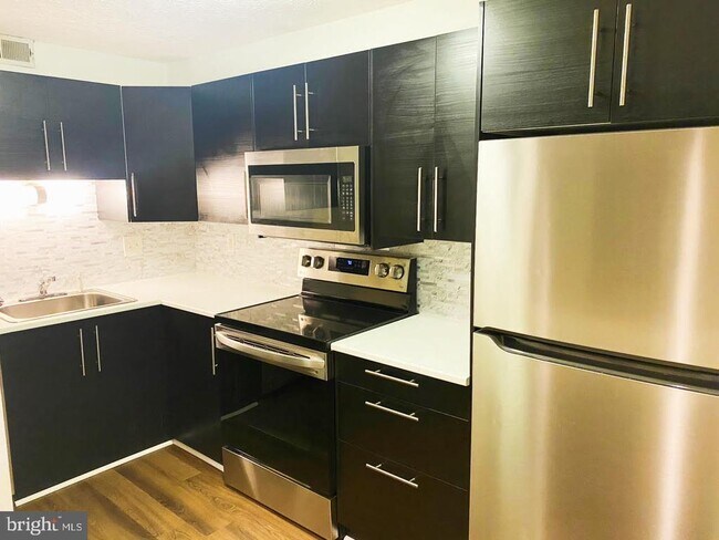 Foto del edificio - 4400G Groombridge Way