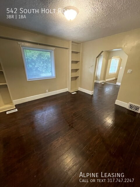 Foto del edificio - 542 S Holt Rd