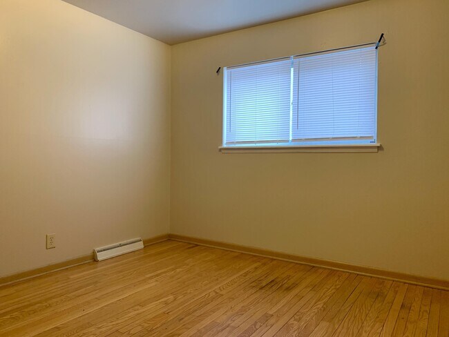 Building Photo - 7711 W Hampton Ave