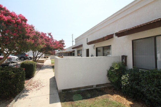Building Photo - 6920 Victoria Ave