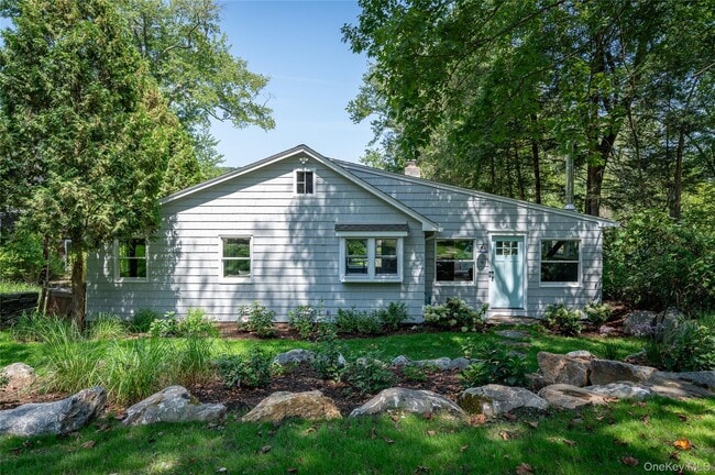 Building Photo - 9 S Shore Dr