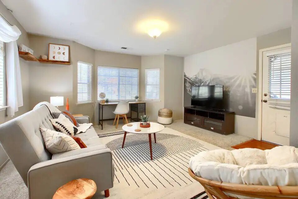 Foto principal - 2410 Coachman Rd