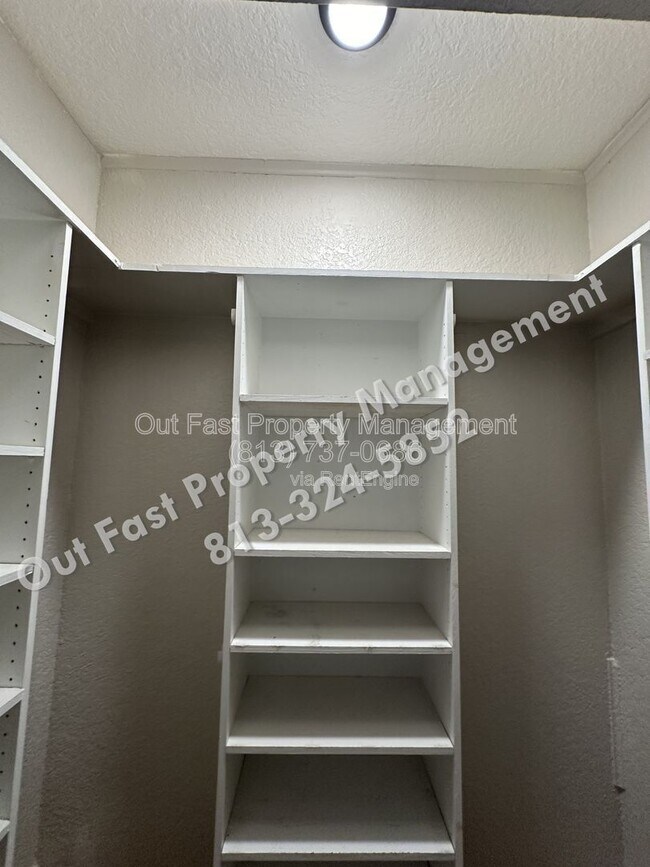 Foto del edificio - 6712 N Harer St