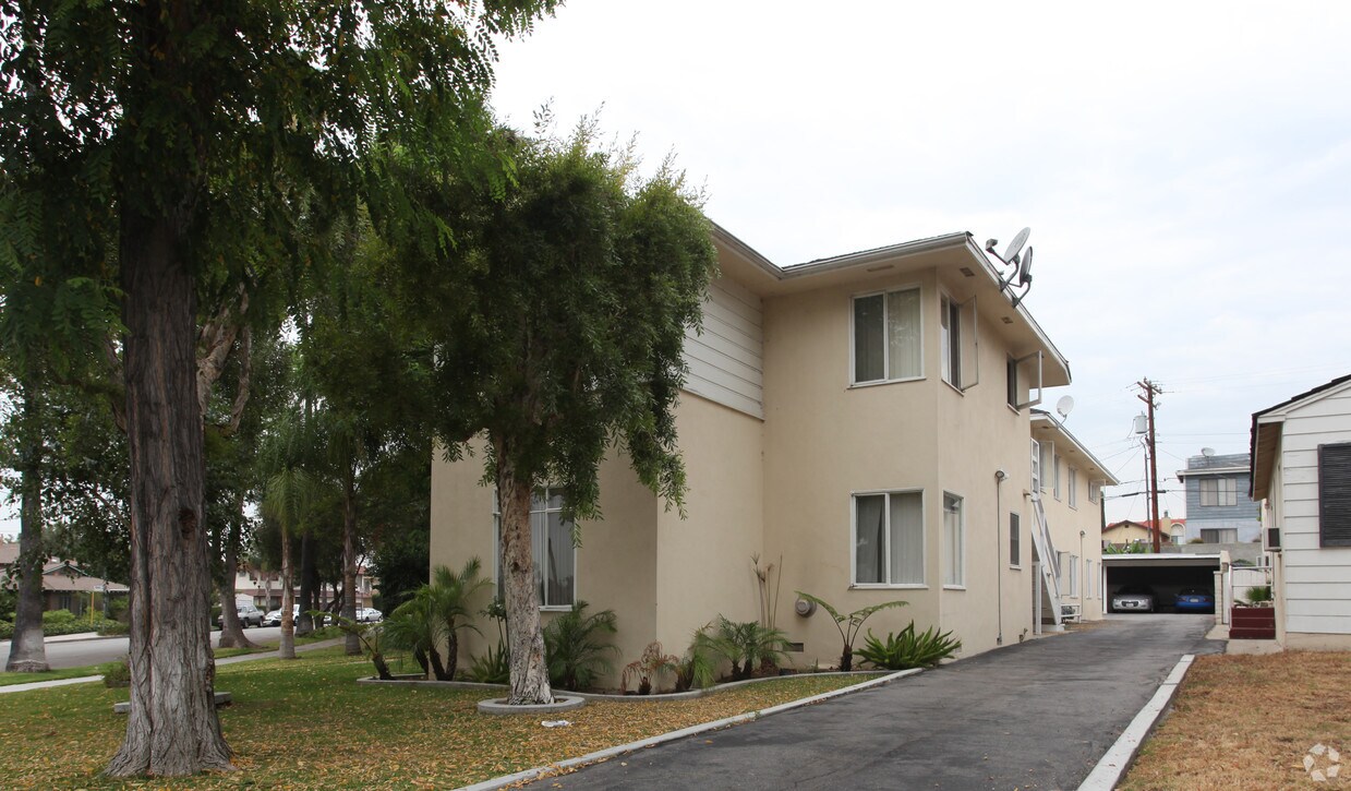 Primary Photo - 1303 Grandview Ave