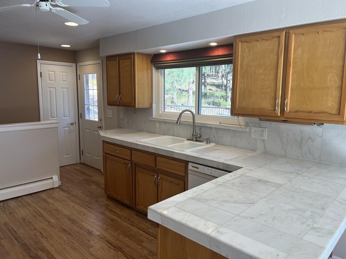 2295 Vista Dr, Larkspur, CO 80118 House Rental in Larkspur, CO