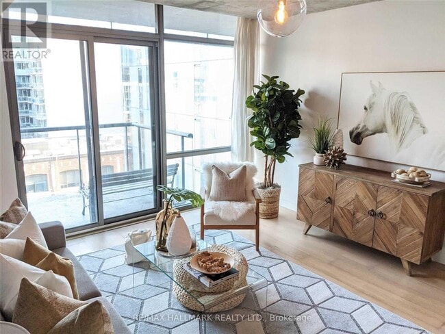 Building Photo - 55 Stewart St