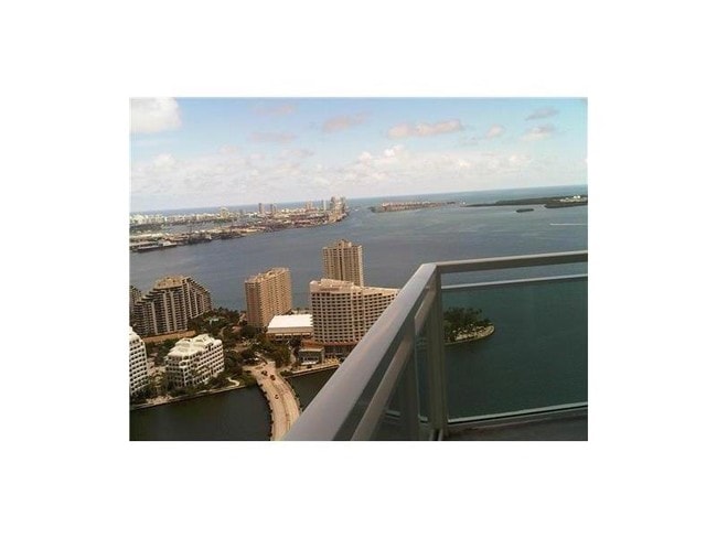 Building Photo - 950 Brickell Bay Dr
