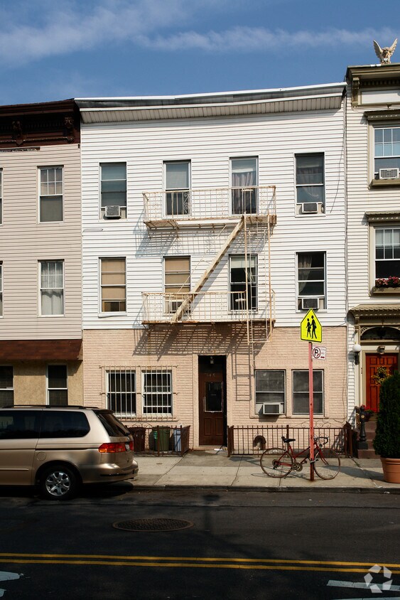 Foto del edificio - 644 6th Ave