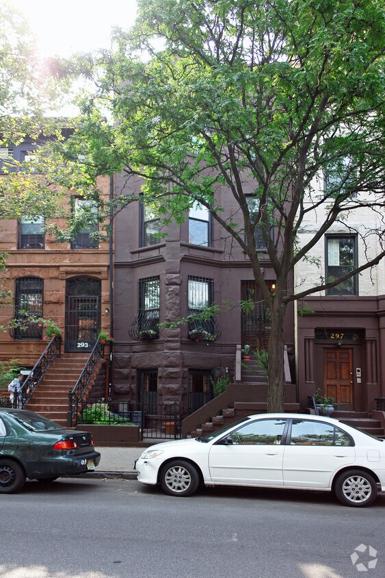 Building Photo - 295 6th Ave
