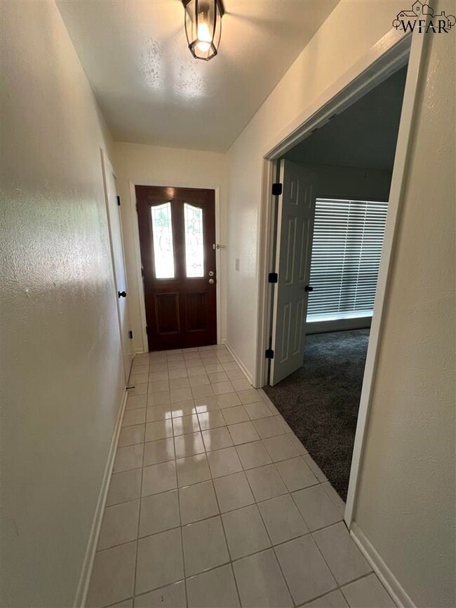 Building Photo - 3505 Regina Cir