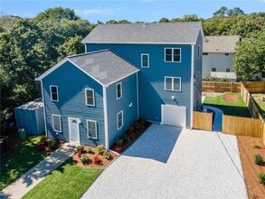 Building Photo - 21 Ashbrook Rd