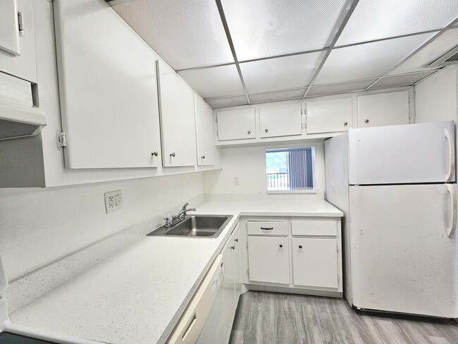 Building Photo - 7801 S Colony Cir