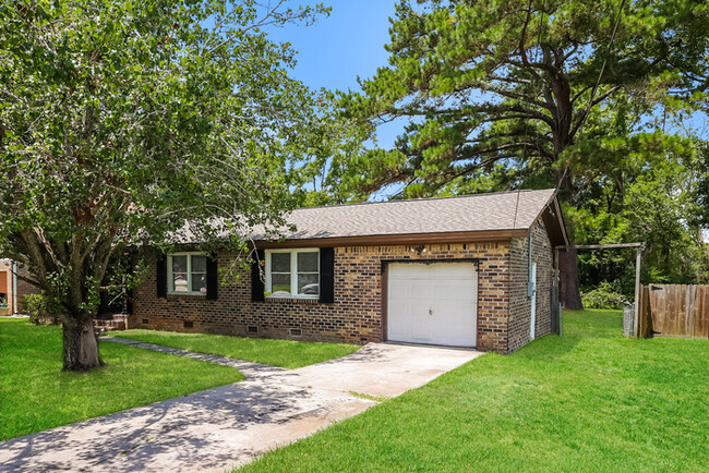 Building Photo - Beautiful Home in North Charleston!