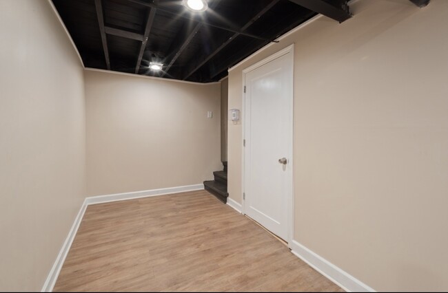 Entrance - 10238 S Eberhart Ave