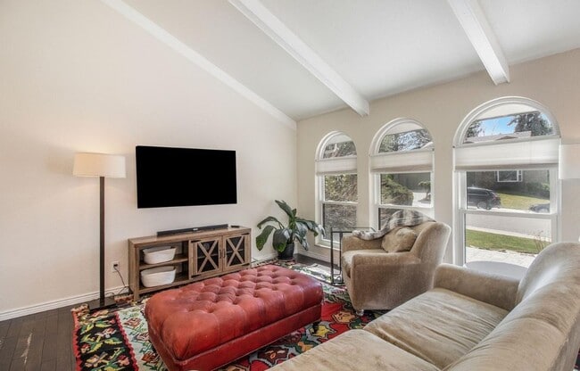 Building Photo - 3944 S Willow Way