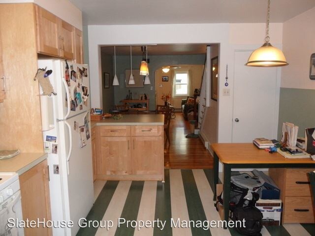 Building Photo - 308 N Mulberry St