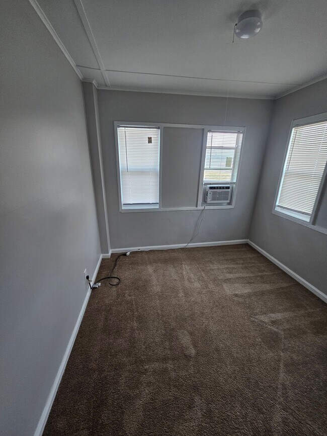 Foto del edificio - 529 Revere Rd