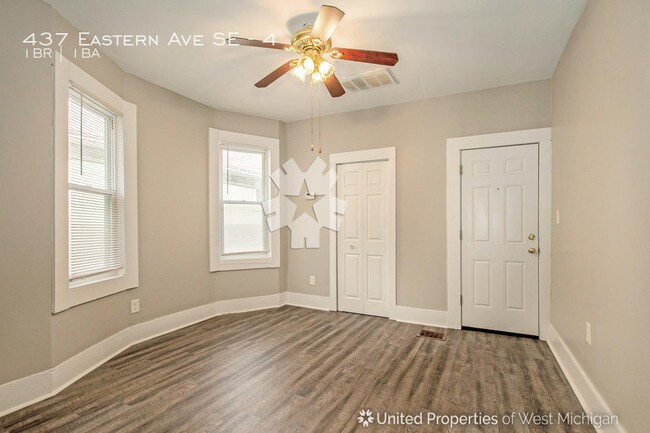 Building Photo - Spacious 1 Bedroom Apartment | Water Included