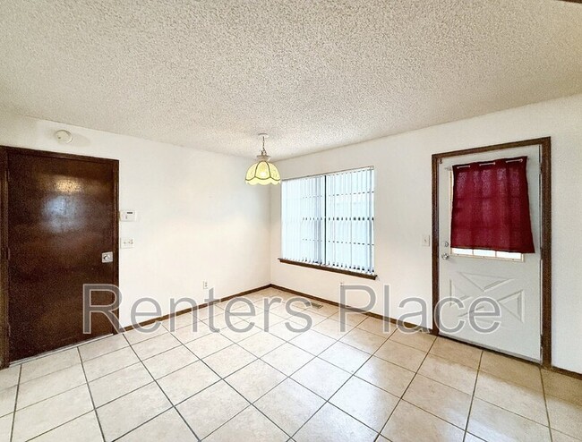 Foto del edificio - 13002 E 39th St