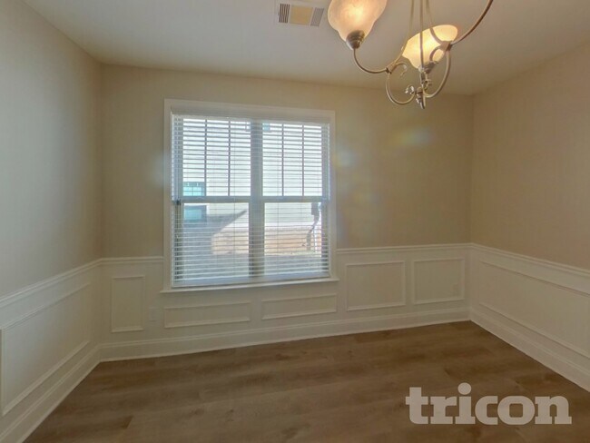 Foto del edificio - 500 Kirkland Dr