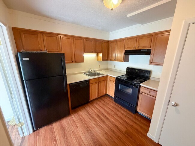 Foto del edificio - 2BD/1.5BA Beautiful Townhome - Right Near Oakledge Park!