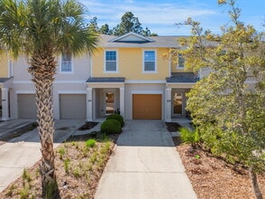 Building Photo - 233 Sand Oak Blvd