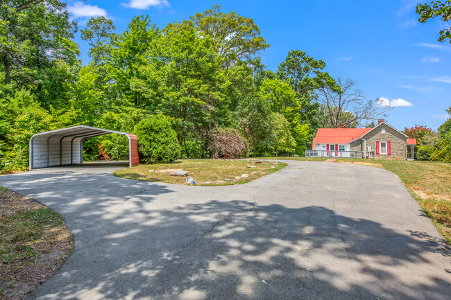 Building Photo - 6090 Germanton Rd