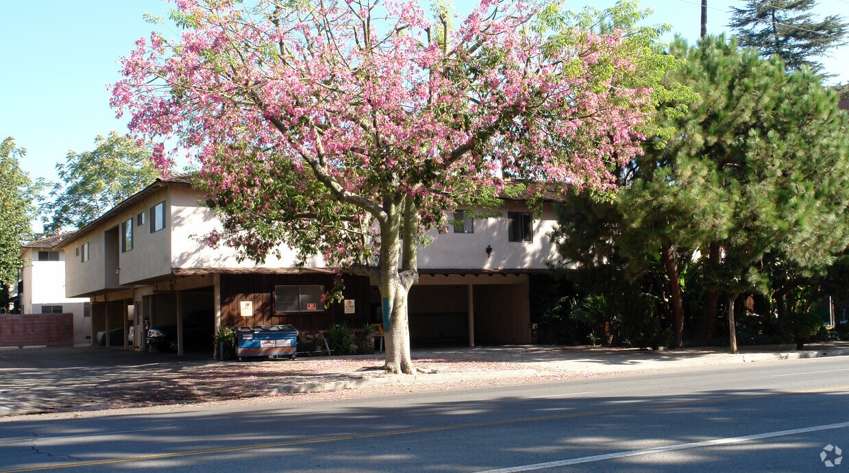 Primary Photo - 4807 Van Noord Ave