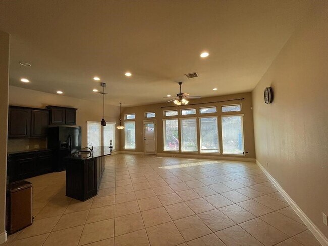 Building Photo - 6706 Aqua Falls
