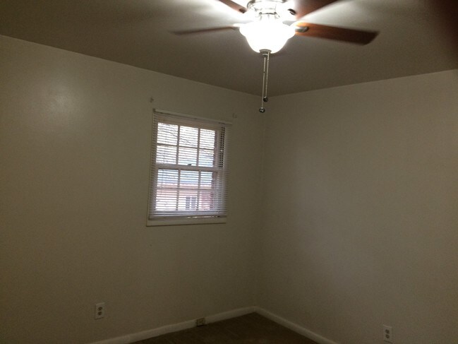 Foto del edificio - 911 Verona Dr