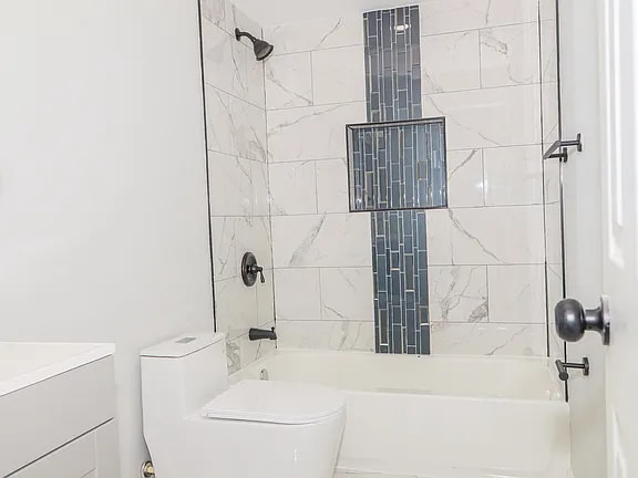 Building Photo - 8906 Chestnut Ave