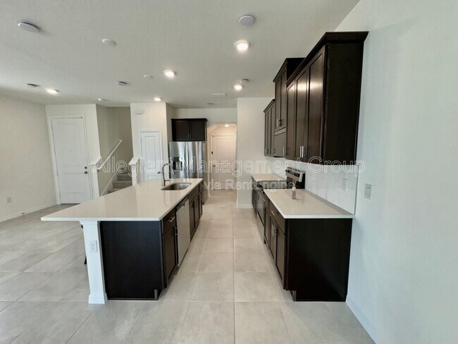 Foto del edificio - 4570 Small Creek Rd