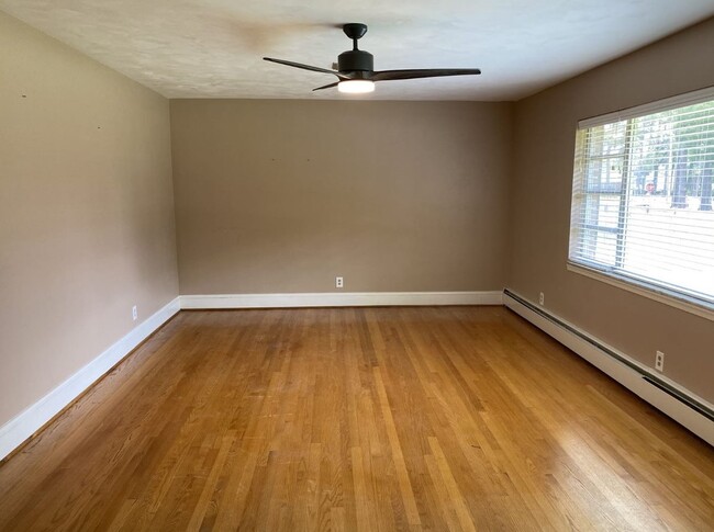 Foto del edificio - 2304 Lakewood Ln