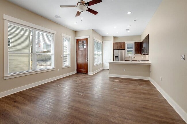 Building Photo - 1706 Cedar Bend Dr