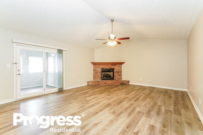 Building Photo - 3124 Eastpointe Dr