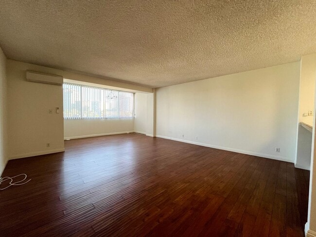 Building Photo - 969 Hilgard Ave