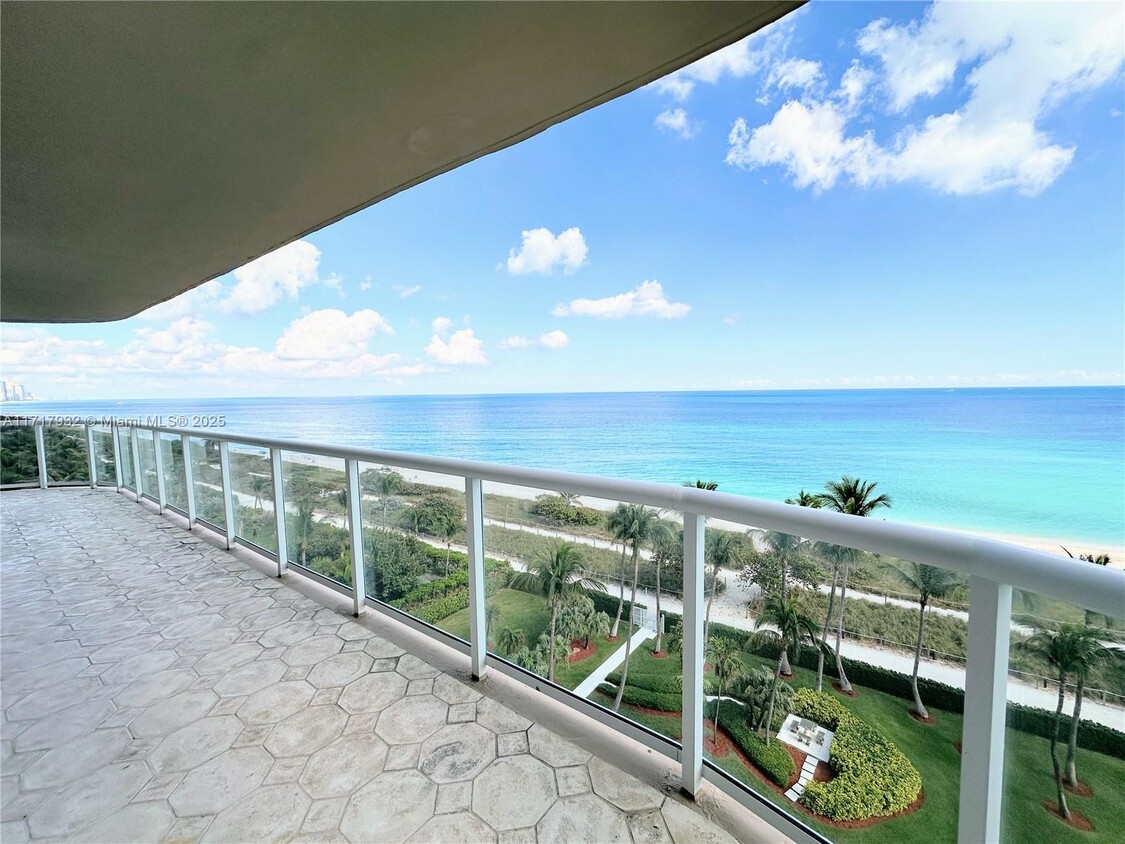 Foto principal - 8855 Collins Ave