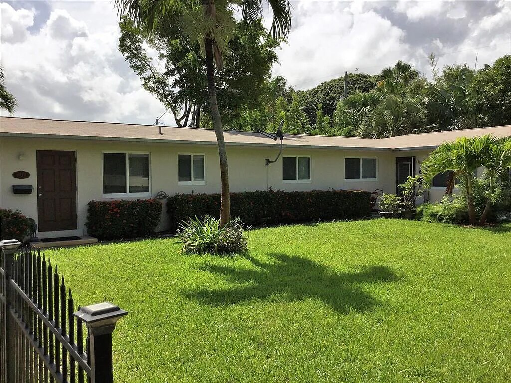 Duplex style - 811 NE 16th St