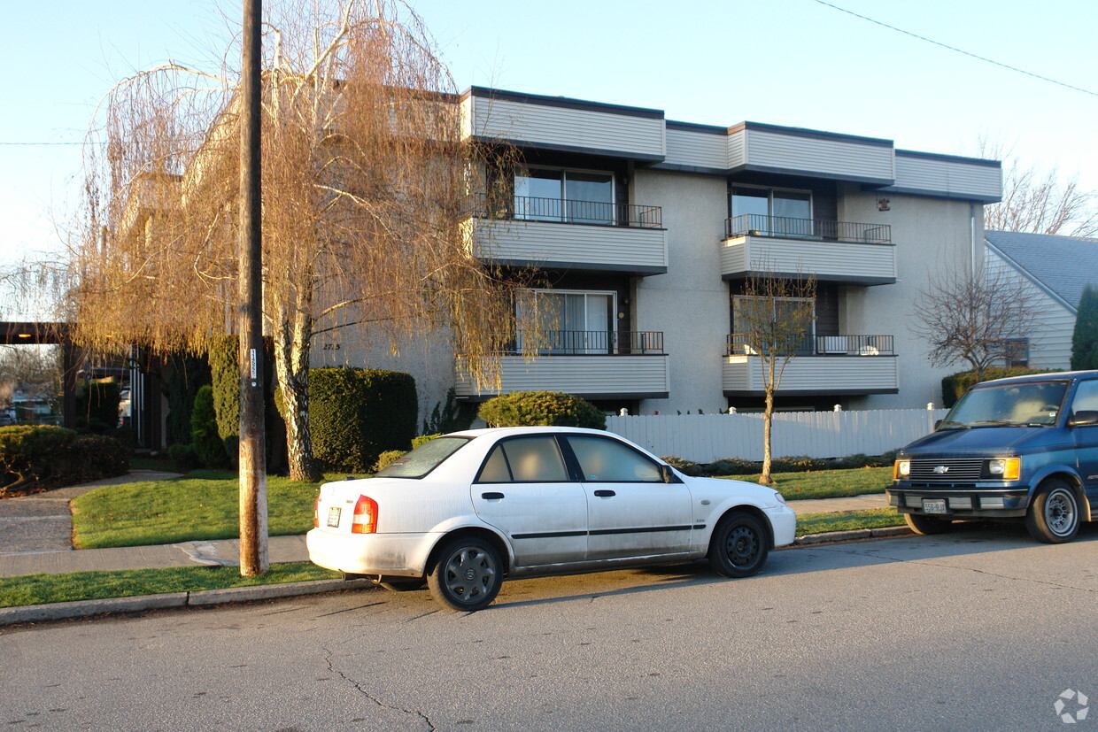 Foto del edificio - 2711-2715 W Euclid Ave
