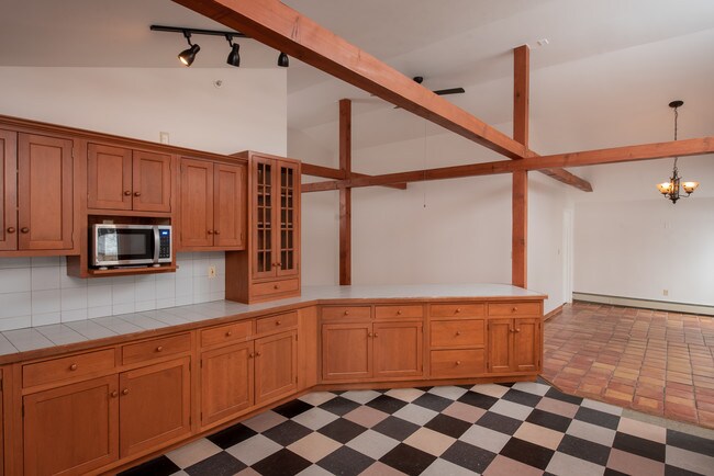 Bring Open Concept Living Space - 1 S Park St