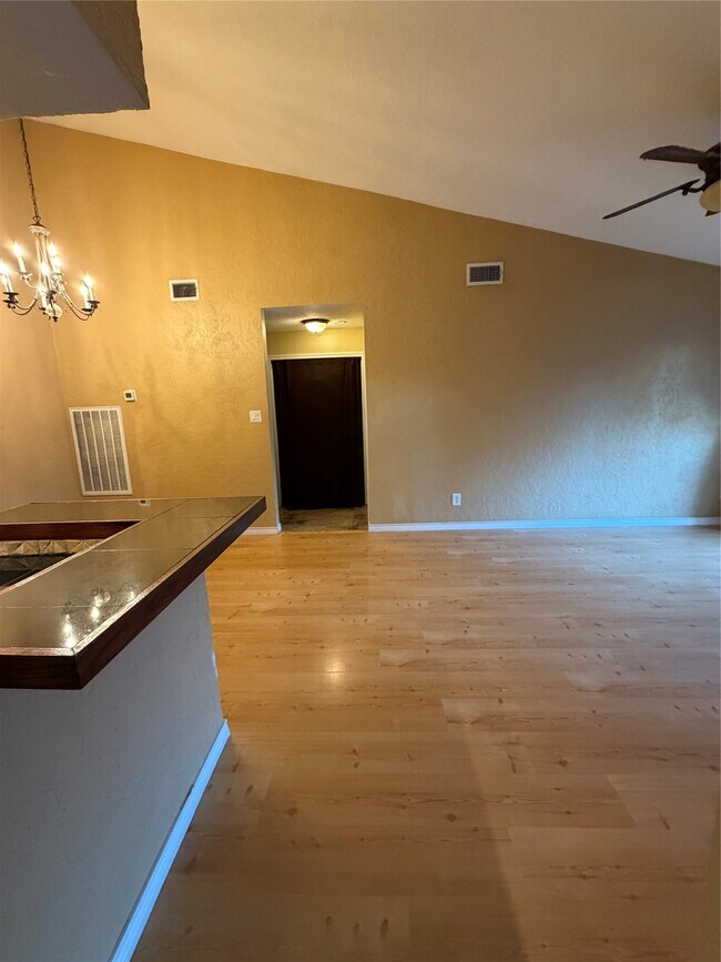 Foto del edificio - 12755 Mill Ridge Dr