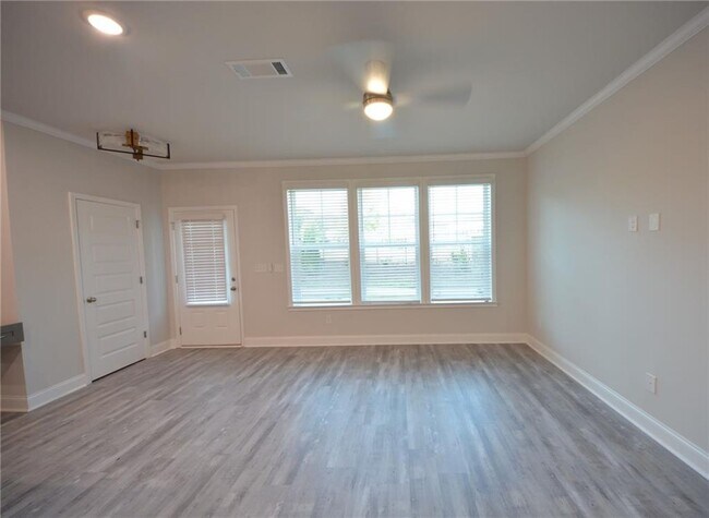 Foto del edificio - 5096 Insperon Ln